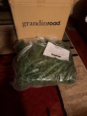 Grandinroad 6’ Cascading Lit Garland BNIB